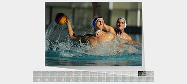 Imagen de ejemplo que muestra a un hombre a punto de lanzar la pelota en un juego de waterpolo, con una de varias imágenes fijas tomadas de forma continua a 30 fps resaltada como la mejor toma